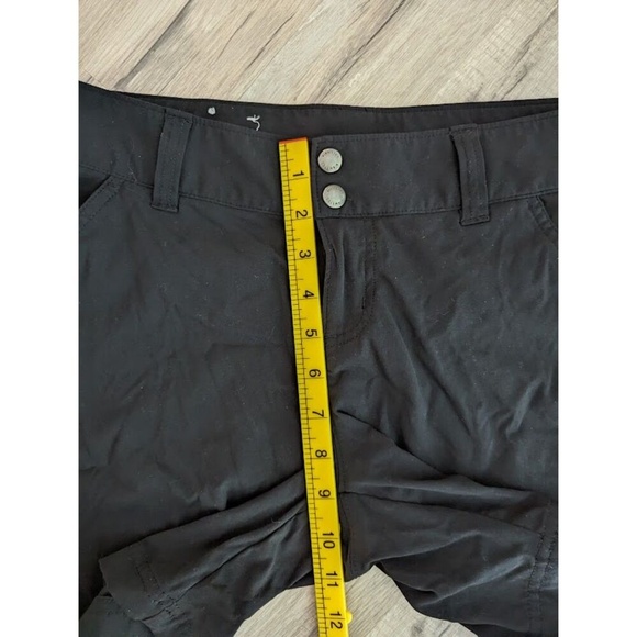 Columbia 4-Inch Black Hiking Shorts, Size 8 (W5) - Picture 9 of 9